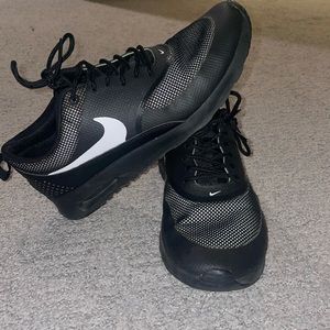 black nike shoes size 8.5!!